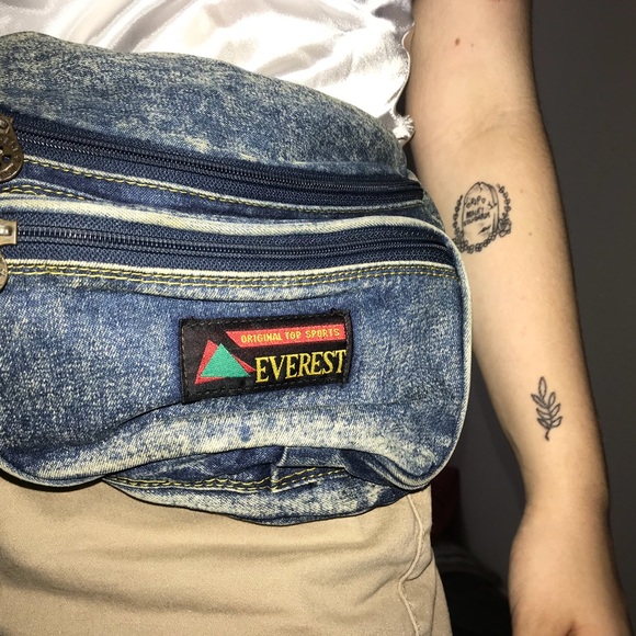 Meet your Posher, Brianna ☺️ - Picture 2 of 8